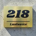 Tabliczka podświetlana z numerem i ulicą
